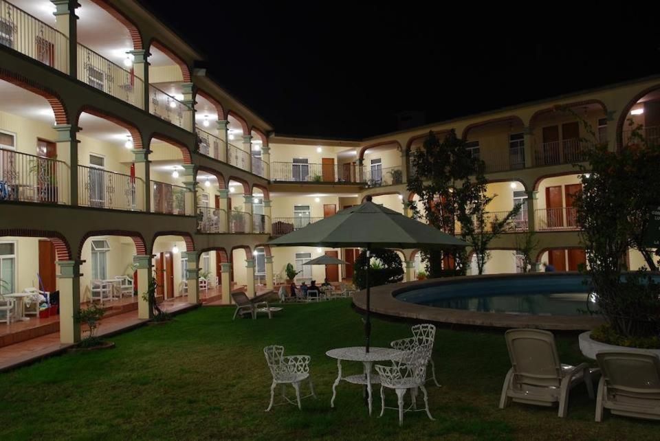 Plaza Venecia Hotel San Juan del Rio Luaran gambar